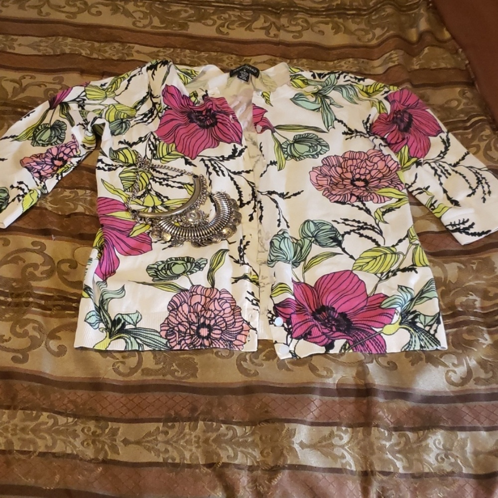 Clothes - Picture 2 of 2